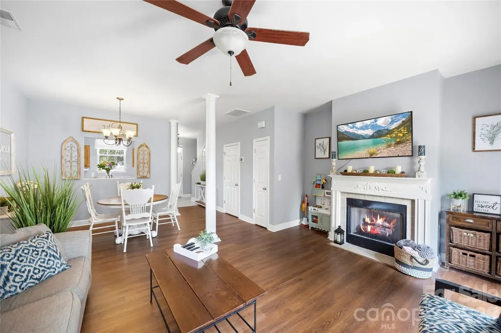 927 Claybrook Circle Gastonia NC 28054