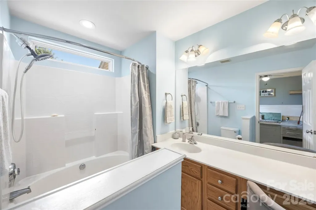 927 Claybrook Circle Gastonia NC 28054
