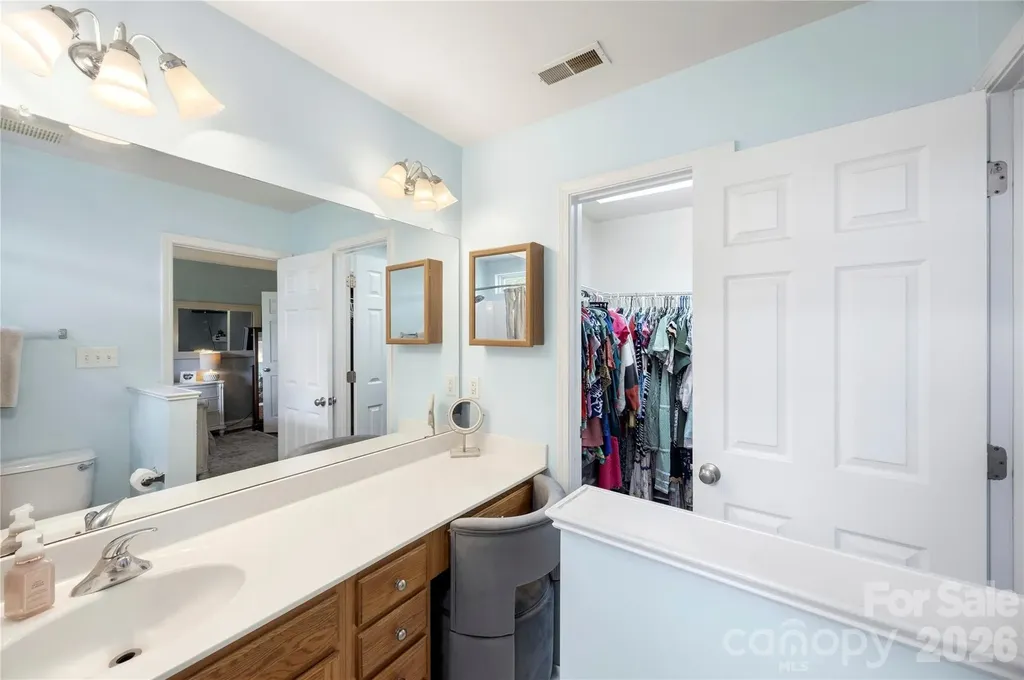 927 Claybrook Circle Gastonia NC 28054