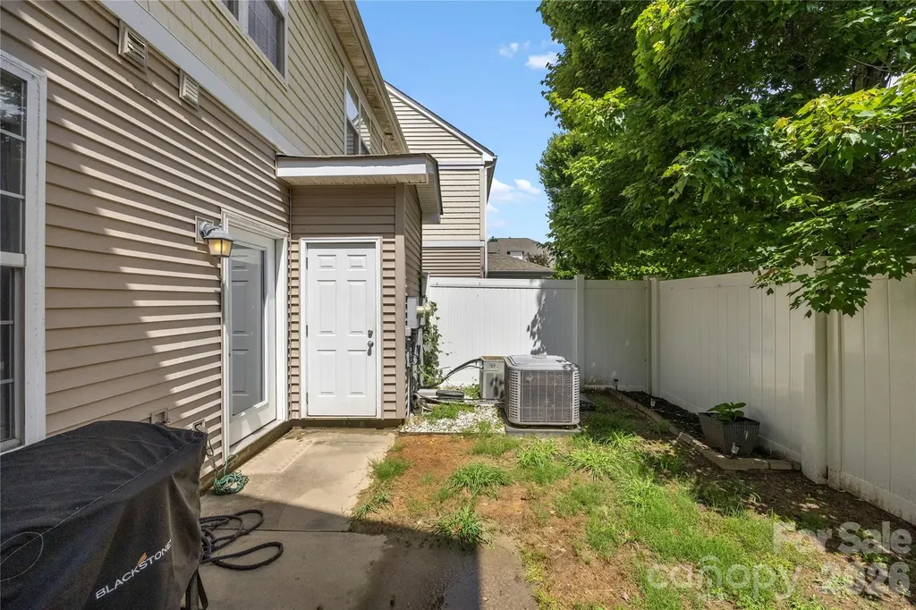 927 Claybrook Circle Gastonia NC 28054