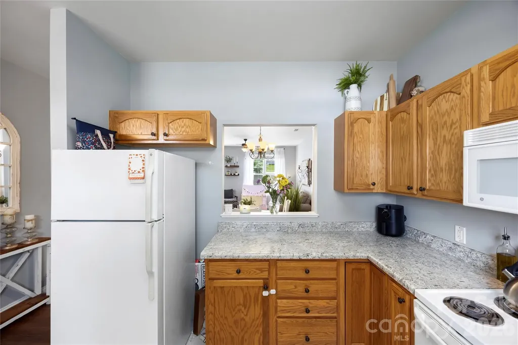 927 Claybrook Circle Gastonia NC 28054