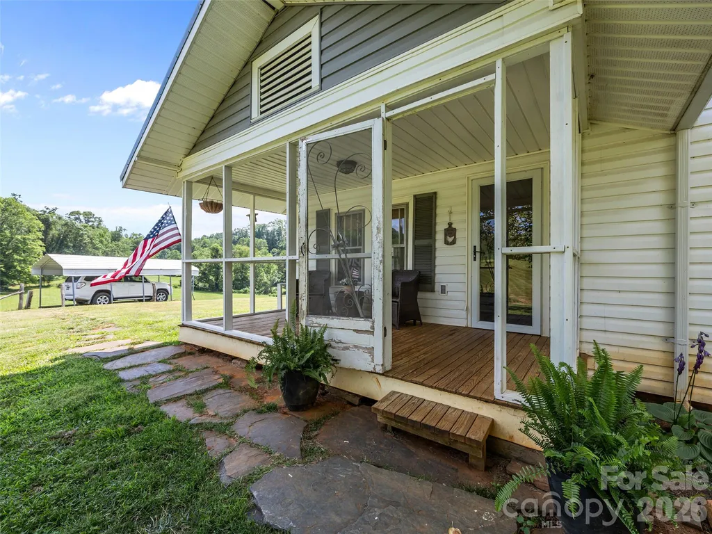 1305 Halltown Road Spruce Pine NC 28777