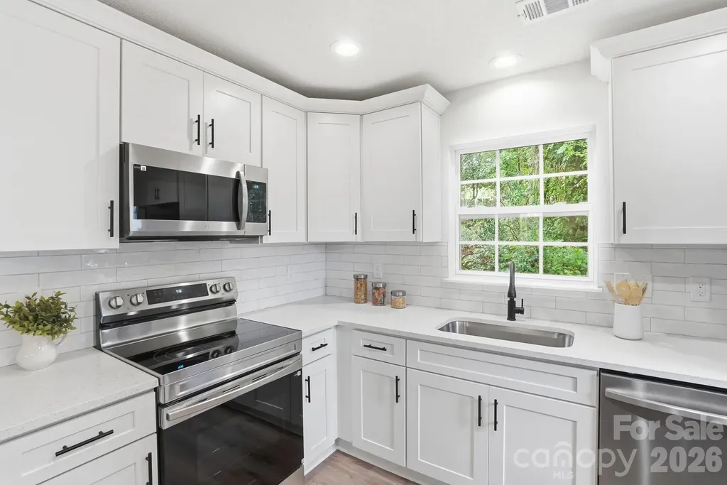 7621 Petrea Lane Charlotte NC 28227