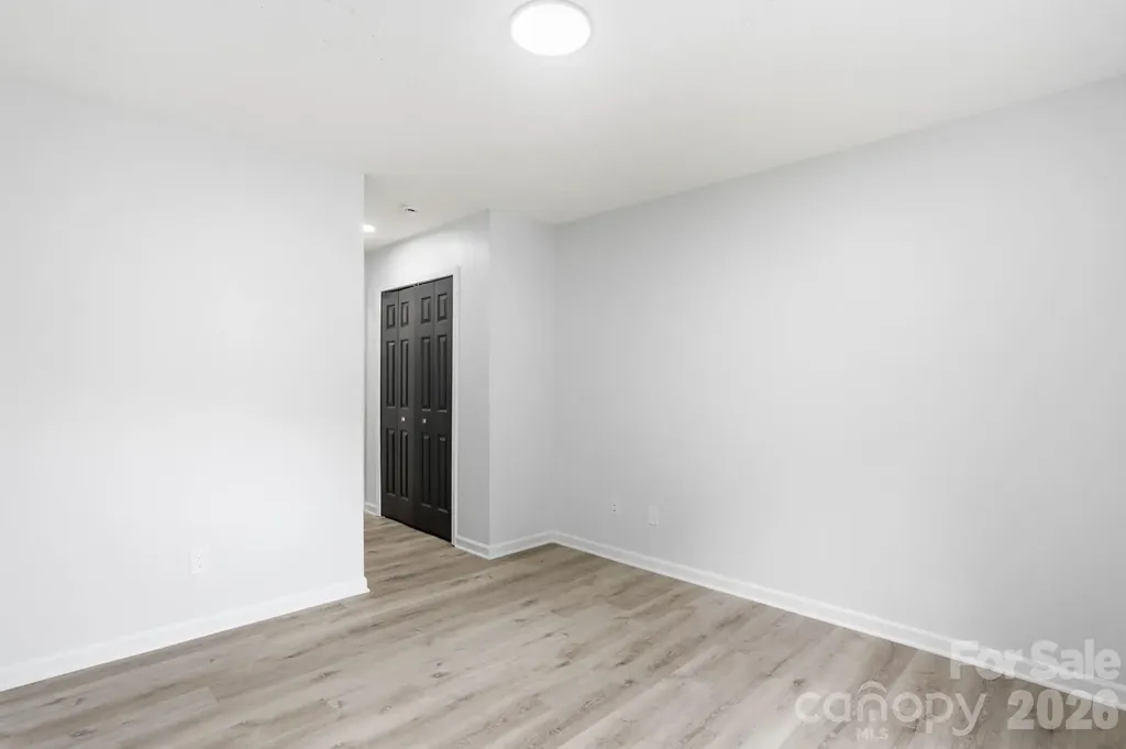 7621 Petrea Lane Charlotte NC 28227