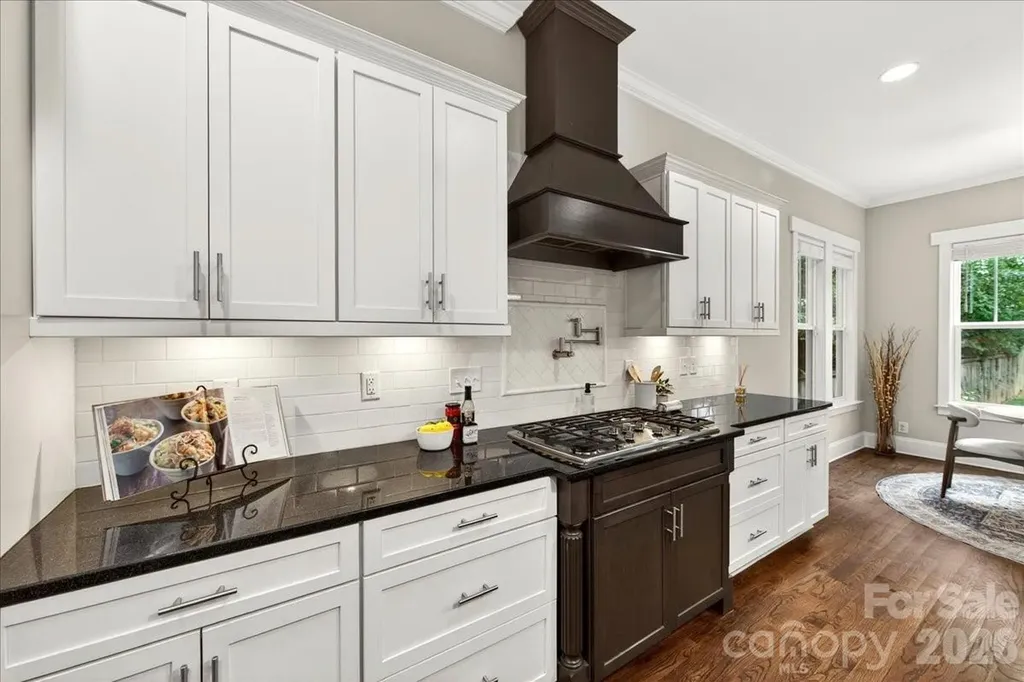 1624 Brook Road Charlotte NC 28205