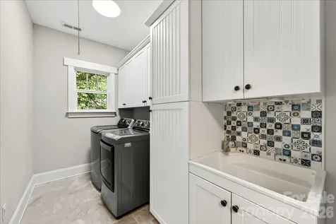 1624 Brook Road Charlotte NC 28205