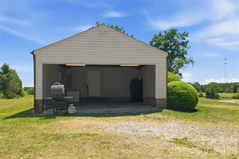1333 Eufola Road Statesville NC 28677