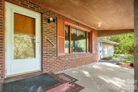 435 Upper Glady Fork Road Candler NC 28715