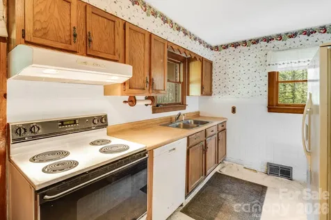 435 Upper Glady Fork Road Candler NC 28715