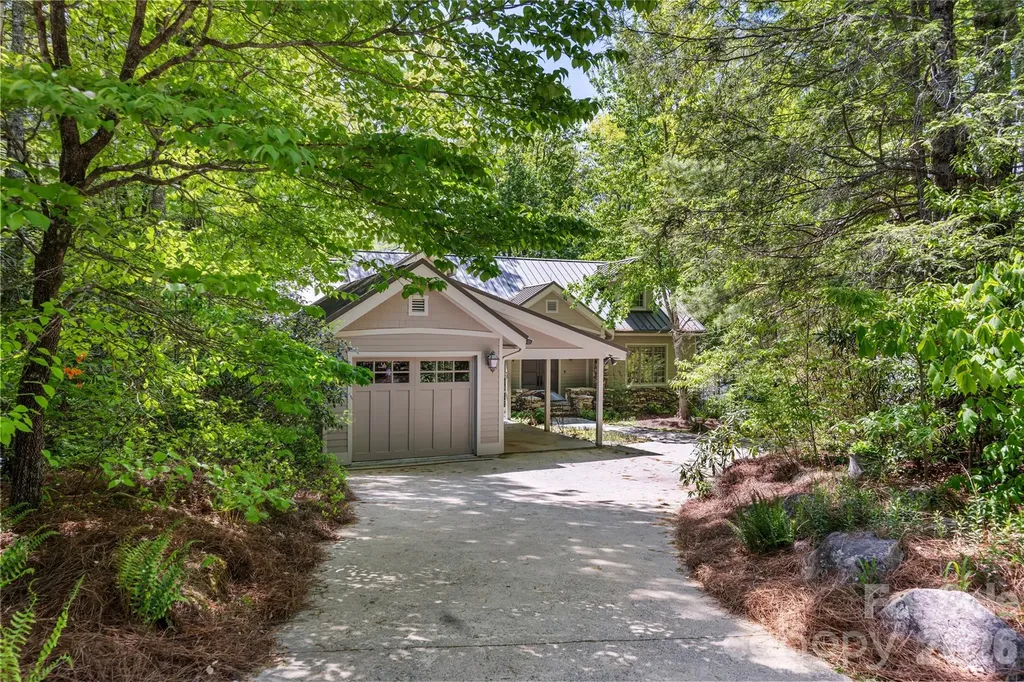 1957 Cold Mountain Road Lake Toxaway NC 28747