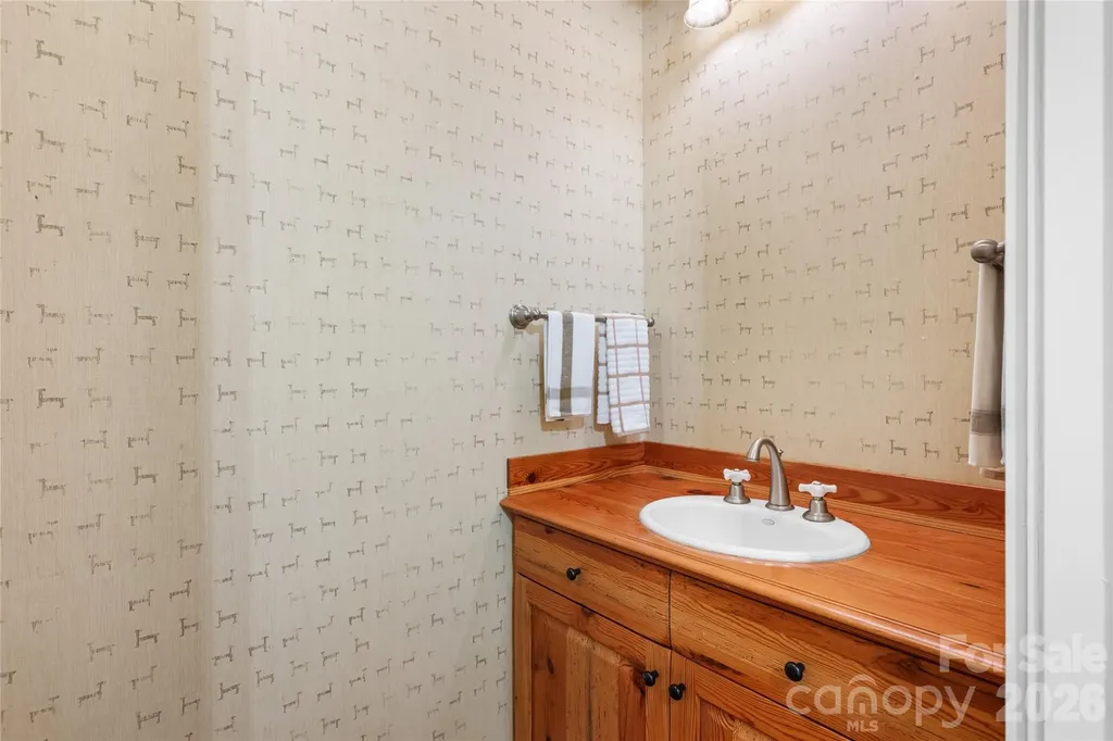 1957 Cold Mountain Road Lake Toxaway NC 28747