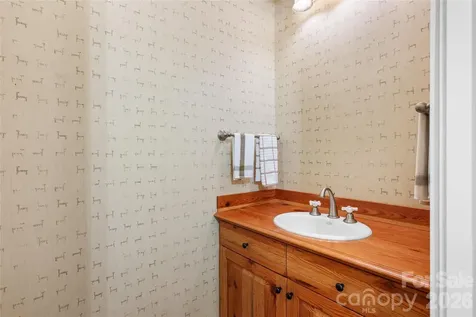 1957 Cold Mountain Road Lake Toxaway NC 28747