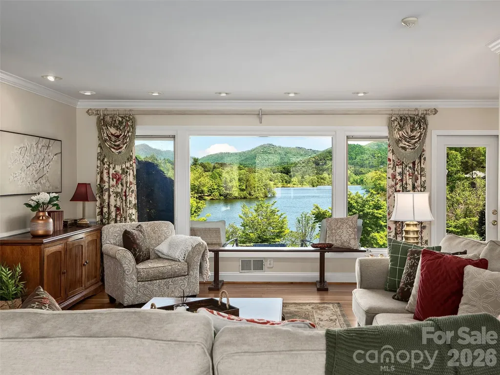 7 Glen Falls Road Asheville NC 28804