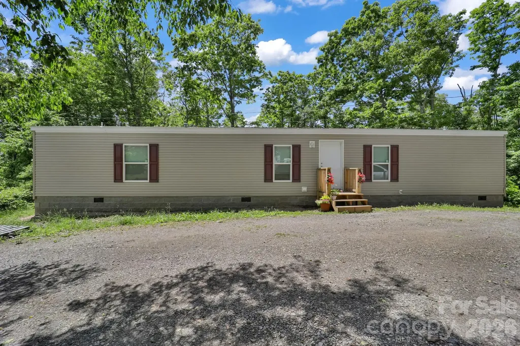 30 Little Rock Road Newland NC 28657