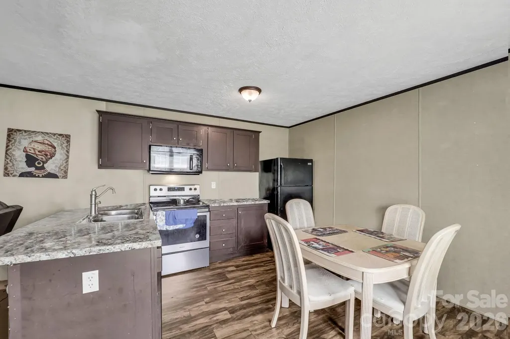 30 Little Rock Road Newland NC 28657