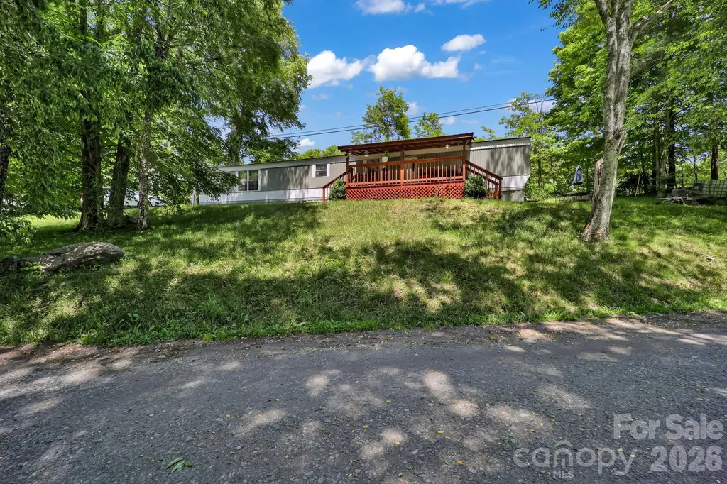30 Little Rock Road Newland NC 28657