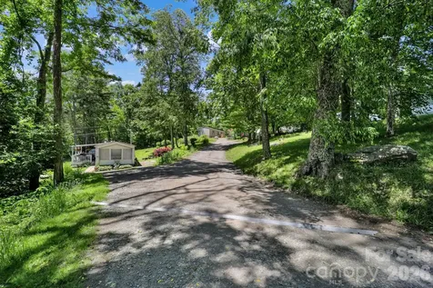 30 Little Rock Road Newland NC 28657