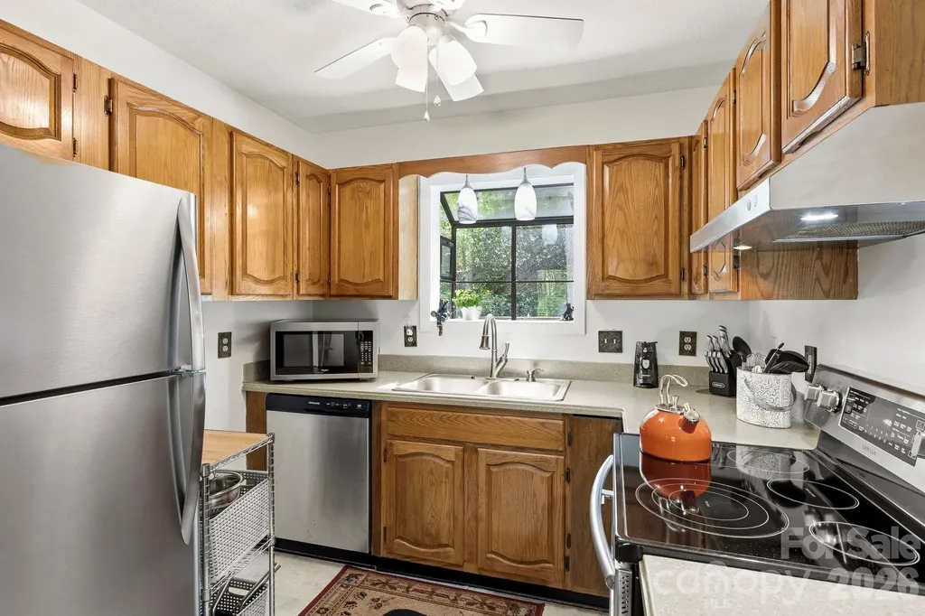 6 Gold Finch Lane Maggie Valley NC 28751