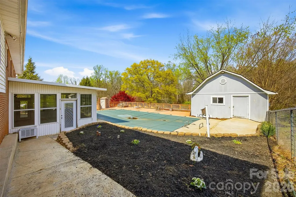 2174 Chester Avenue Morganton NC 28655