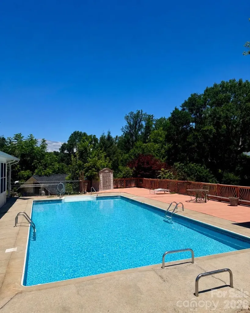 2174 Chester Avenue Morganton NC 28655