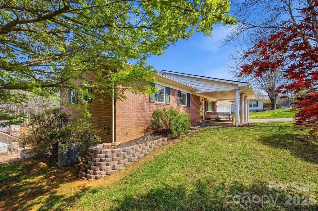 2174 Chester Avenue Morganton NC 28655