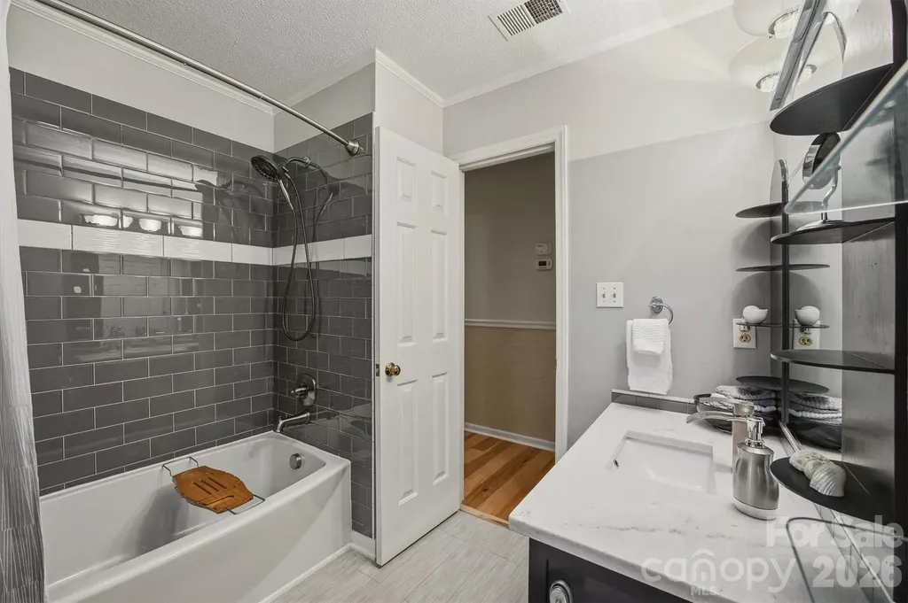 105 Horse Shoe Lane Morganton NC 28655