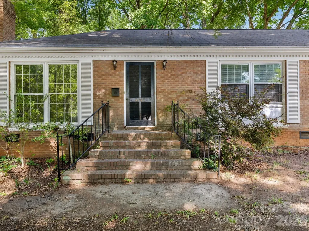 4701 Aspen Court Charlotte NC 28210