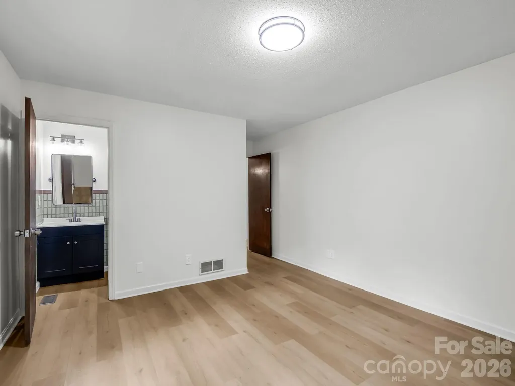 11 Deer Run Drive Asheville NC 28803