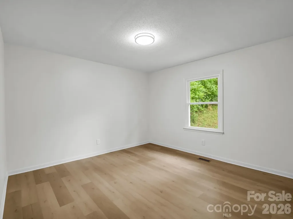 11 Deer Run Drive Asheville NC 28803