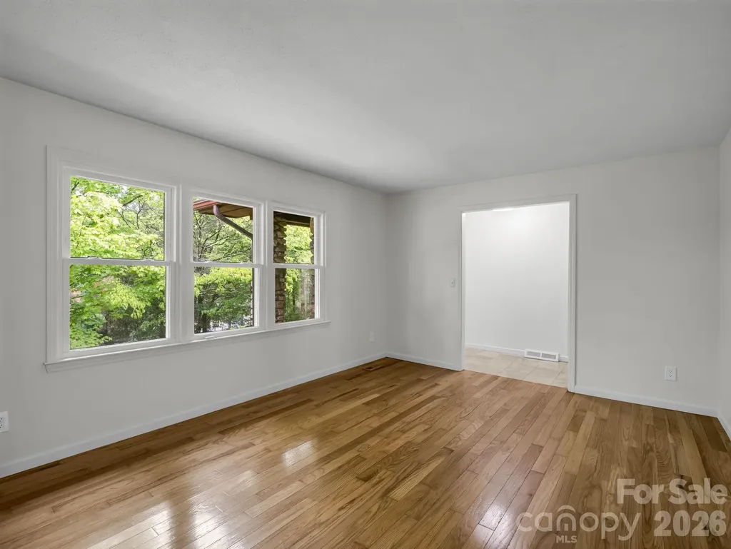 11 Deer Run Drive Asheville NC 28803