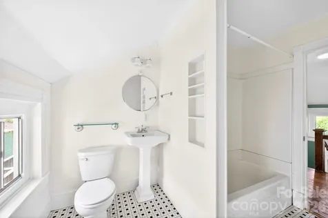 39 Bartlett Street Asheville NC 28801