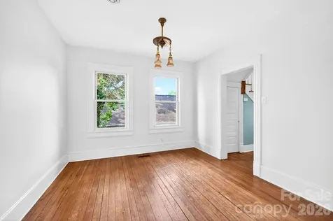 39 Bartlett Street Asheville NC 28801