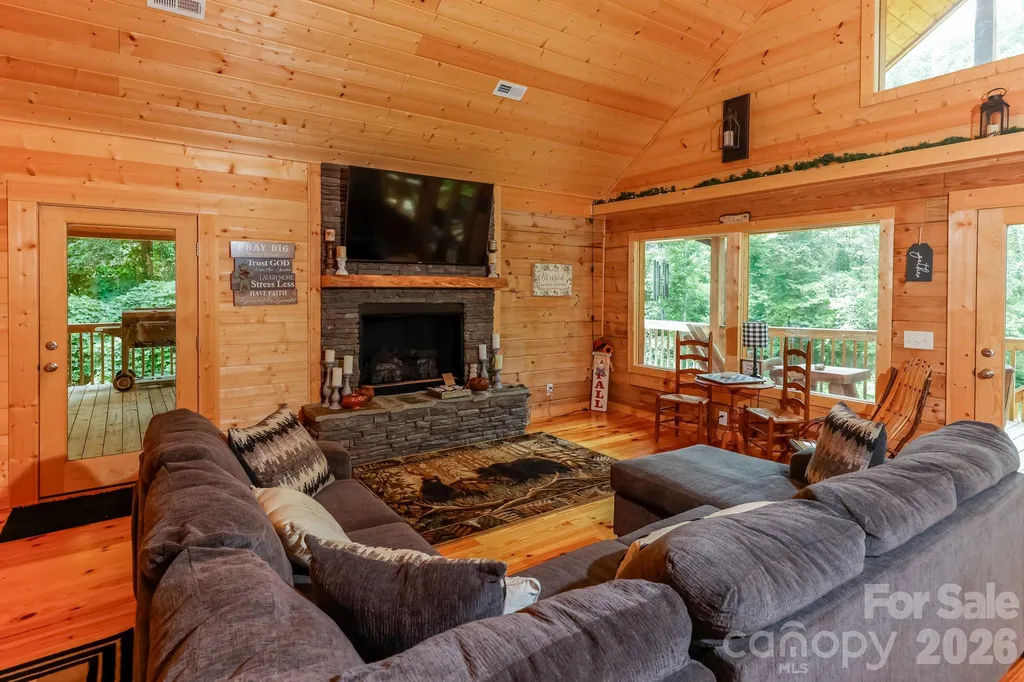 371 Redbird Drive Lake Lure NC 28746