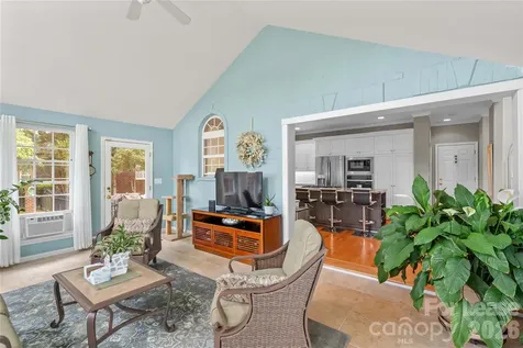 806 Pine Forest Road Charlotte NC 28214