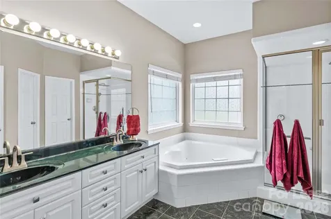 806 Pine Forest Road Charlotte NC 28214