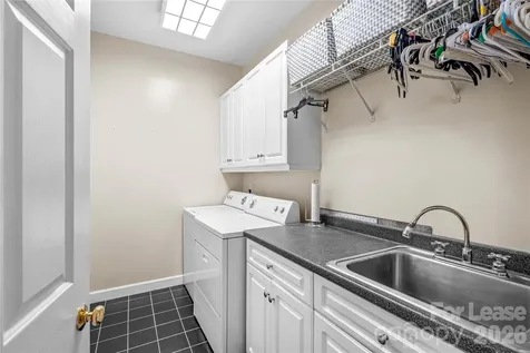 806 Pine Forest Road Charlotte NC 28214