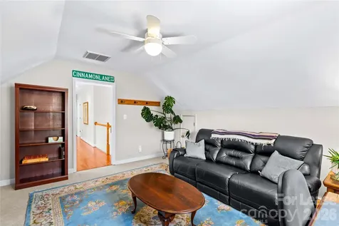 806 Pine Forest Road Charlotte NC 28214