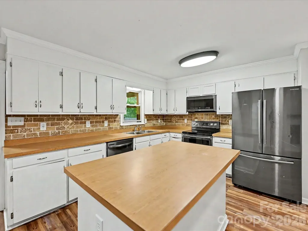 1123 S Forest Hills School Road Marshville NC 28103