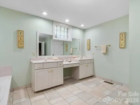 218 Slickrock Road Burnsville NC 28714