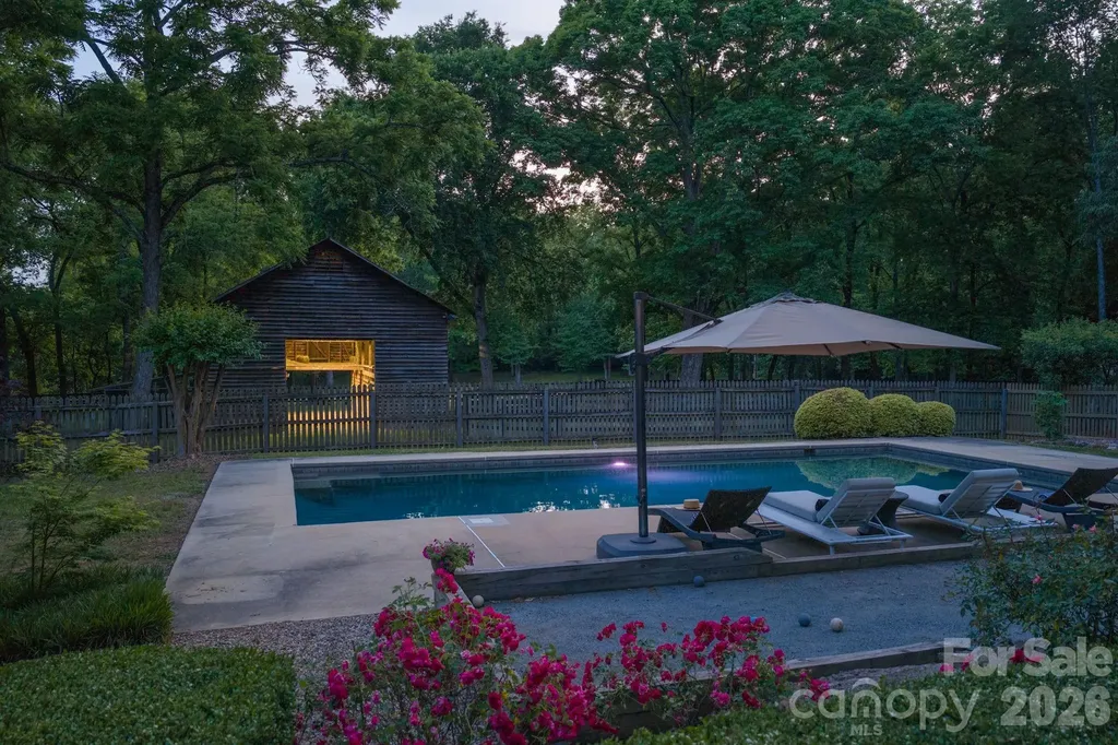 10915 Beatties Ford Road Huntersville NC 28078
