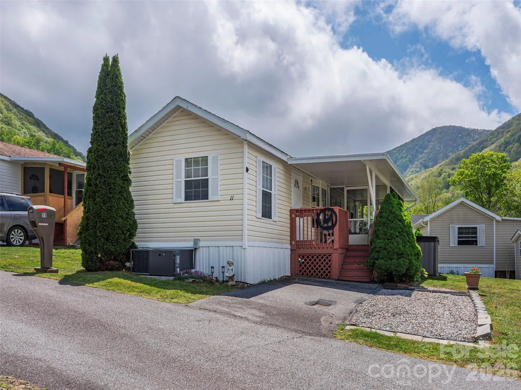 11 Valentine Drive Maggie Valley NC 28751