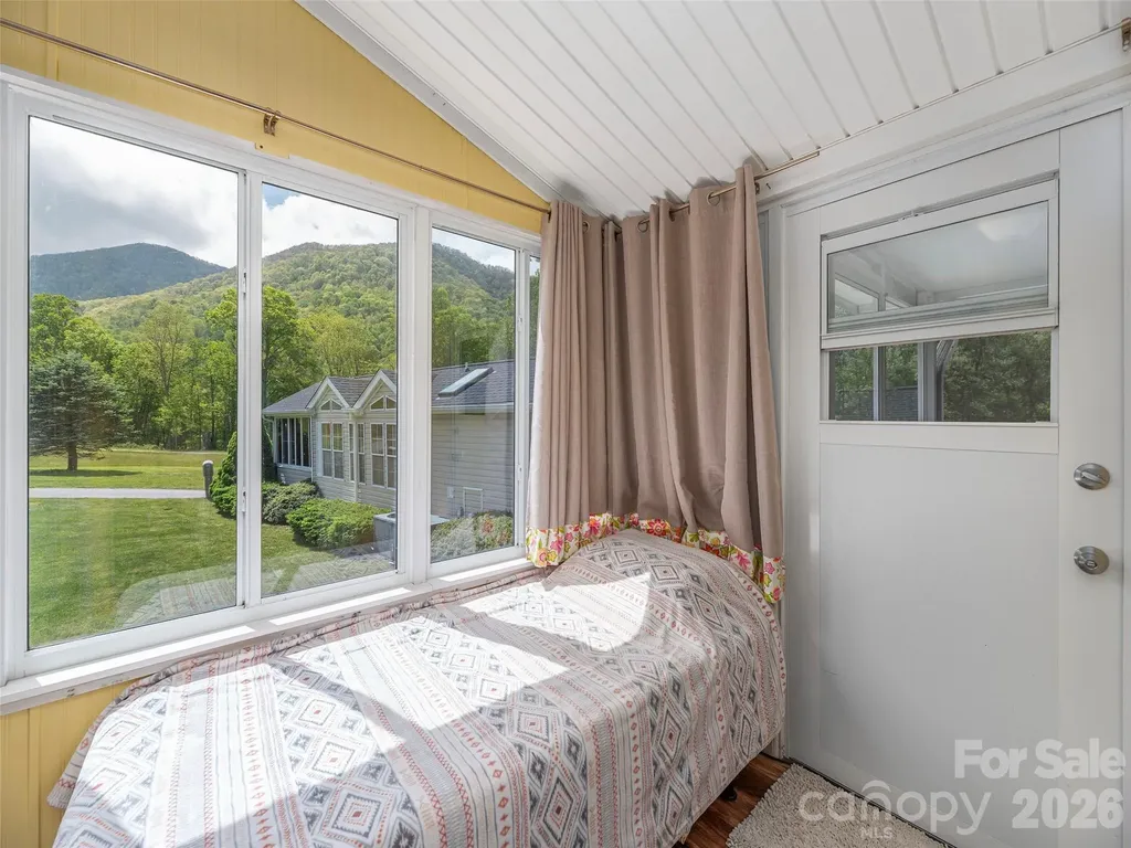 11 Valentine Drive Maggie Valley NC 28751