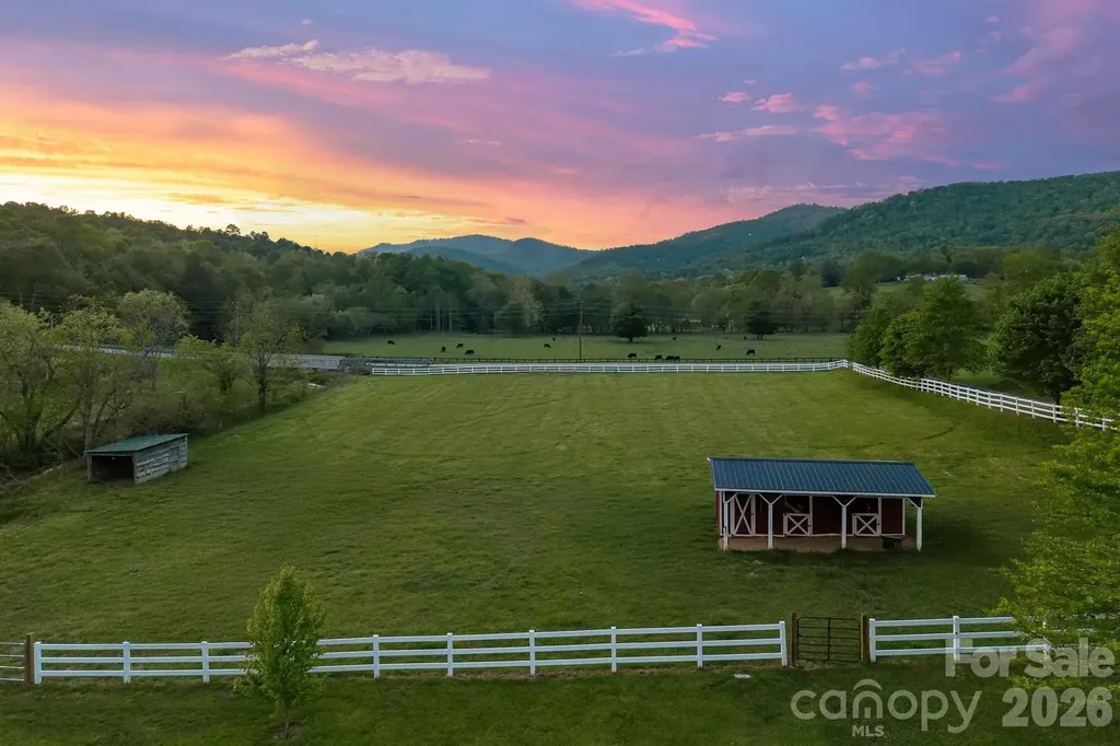 24 Whispering Meadows Drive Fairview NC 28730