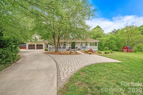 24 Whispering Meadows Drive Fairview NC 28730
