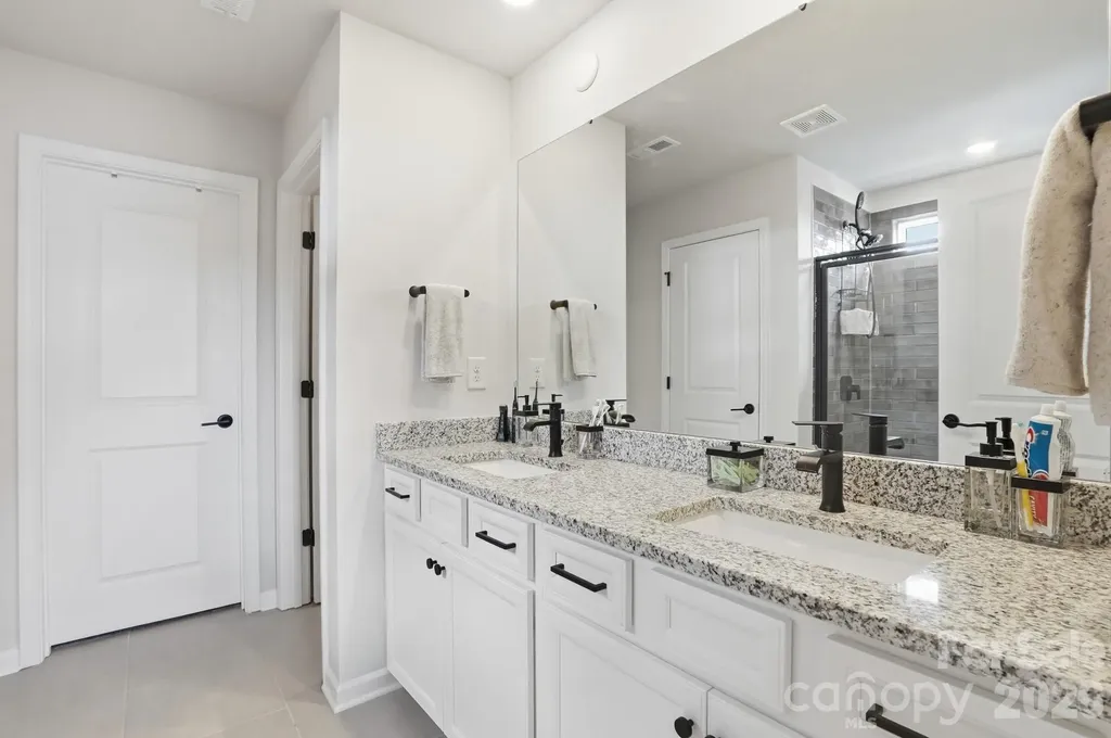 16043 River Tree Lane Charlotte NC 28278