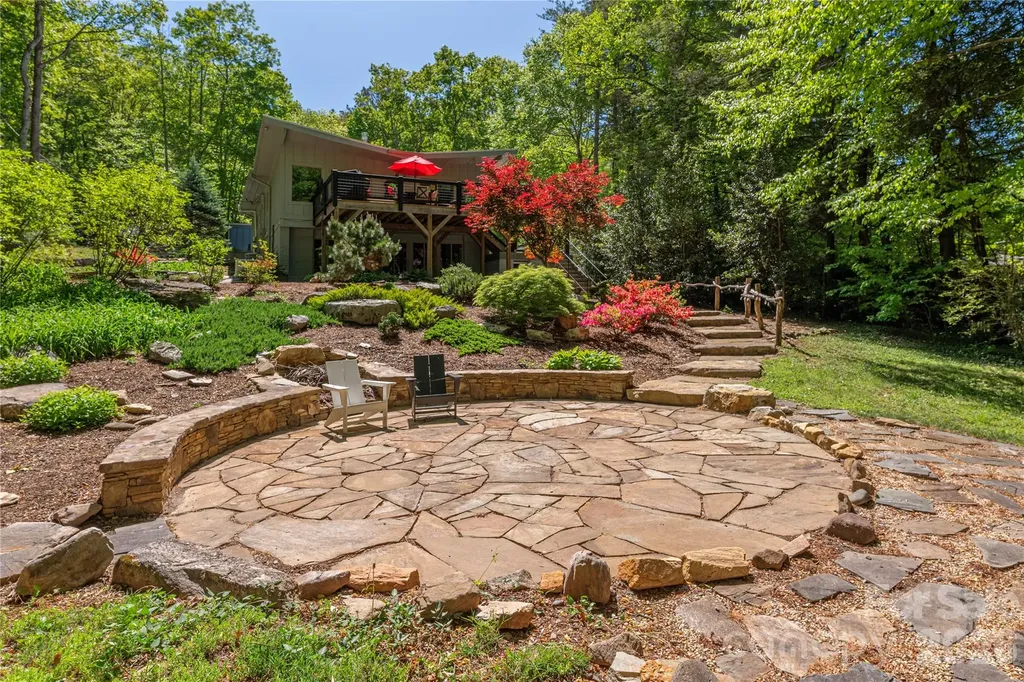 5 Crooked Tree Lane Black Mountain NC 28711