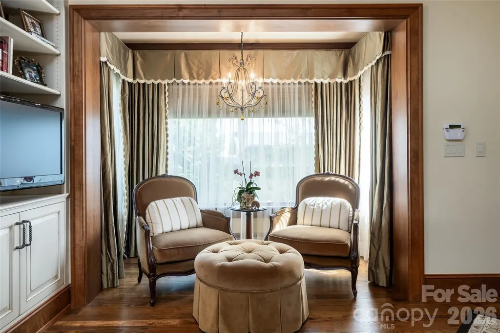 83 Summit Tower Circle Asheville NC 28804