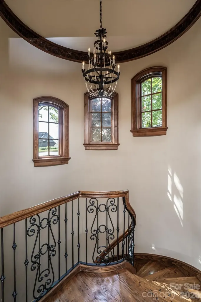 83 Summit Tower Circle Asheville NC 28804