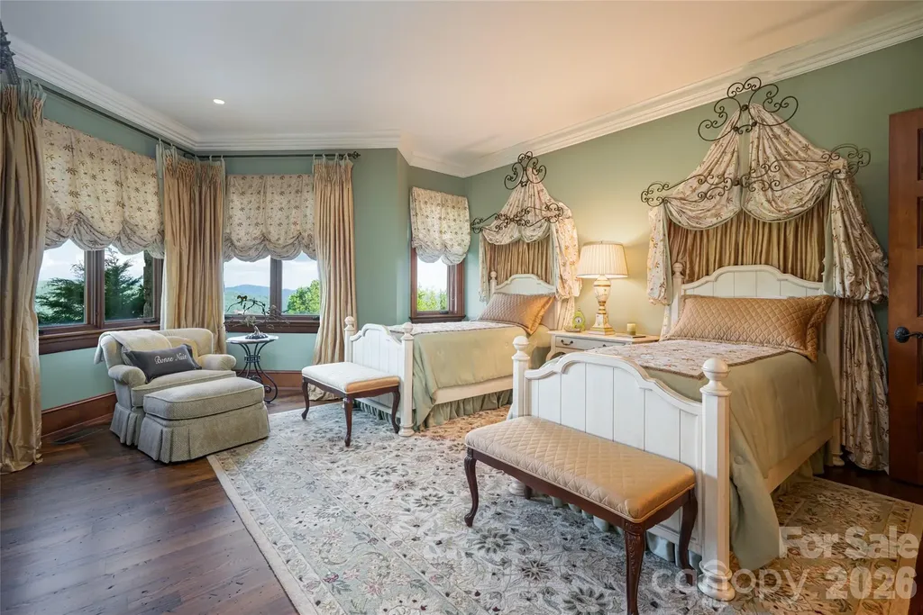 83 Summit Tower Circle Asheville NC 28804