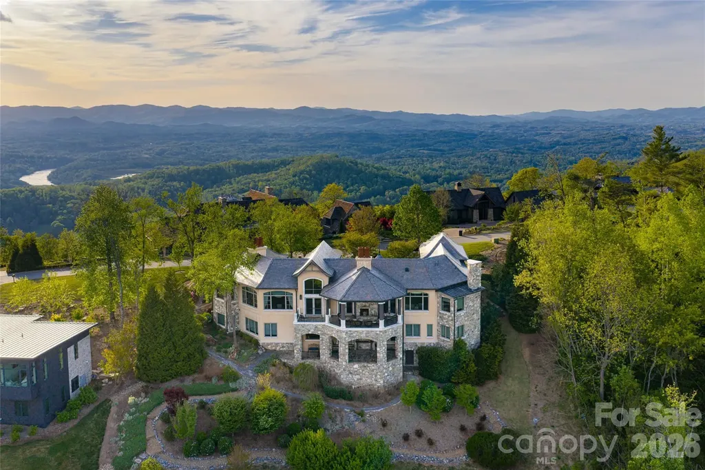 83 Summit Tower Circle Asheville NC 28804